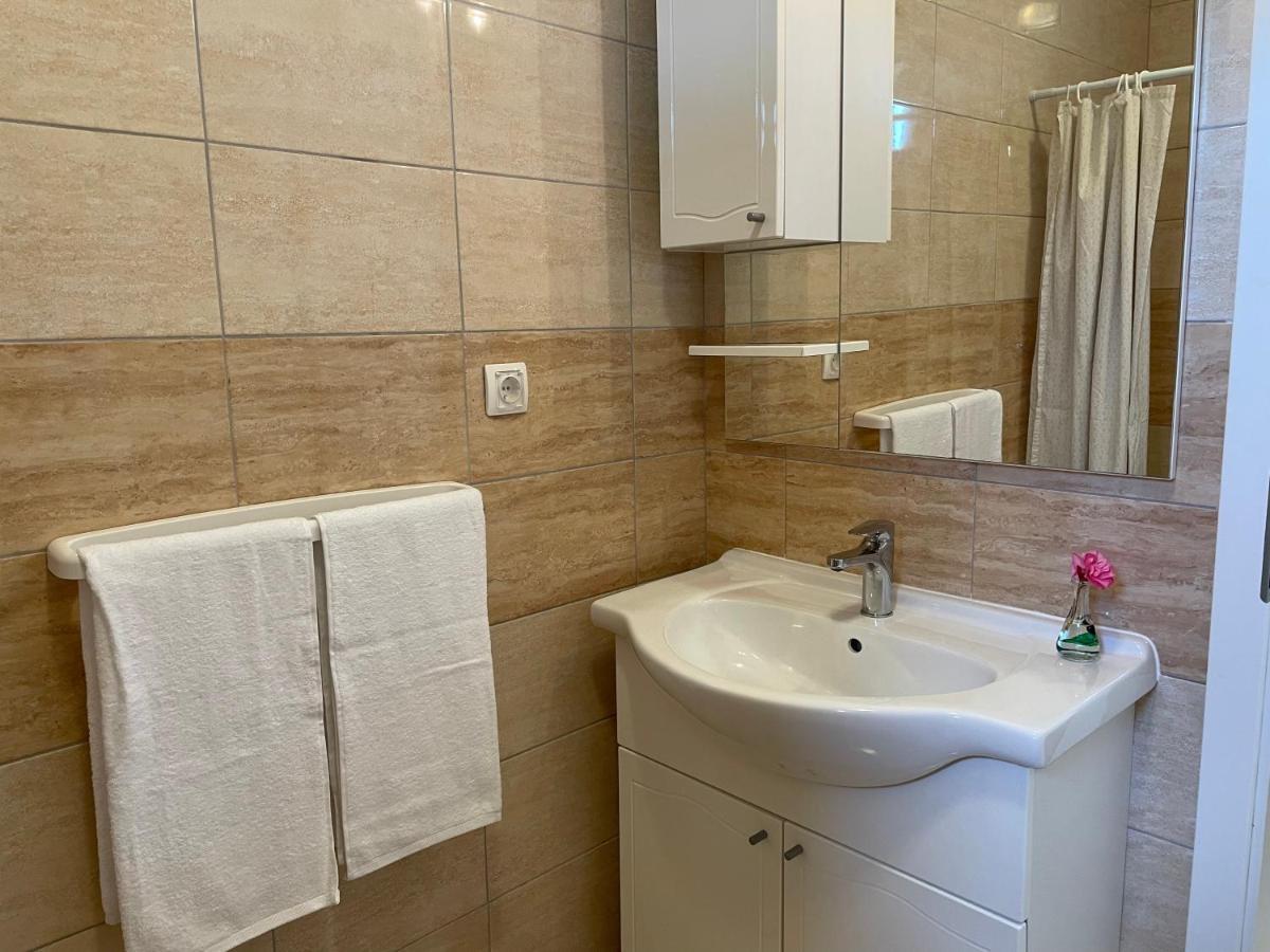 Novalja Apartments By Nena Екстер'єр фото