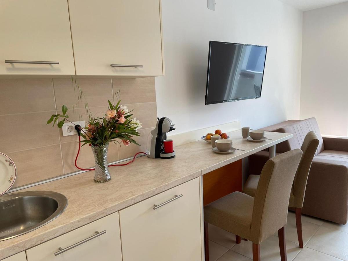 Novalja Apartments By Nena Екстер'єр фото